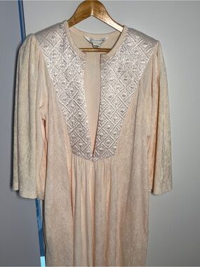 Vintage House Dress Pink | Satin Yoke | Size M | Cottagecore Grammacore